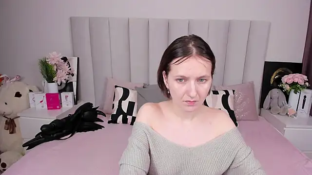 MiaKarlos online show from May 3, 1:22 am