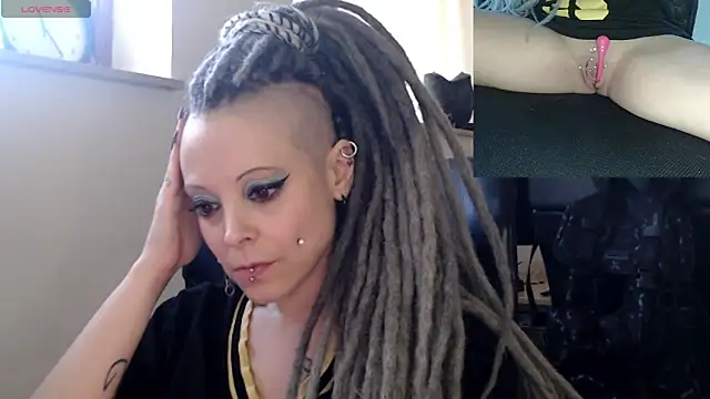 Snapshot of EdgesOfReality chatting on January 14, 11:38 am EdgesOfReality online show from January 14, 11:38 am