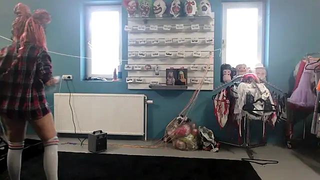 Snapshot of EdgesOfReality chatting on February 8, 12:19 pm EdgesOfReality online show from February 8, 12:19 pm