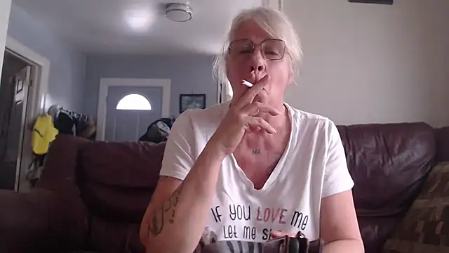 canadiancougar1965 online show from January 23, 8:45 pm