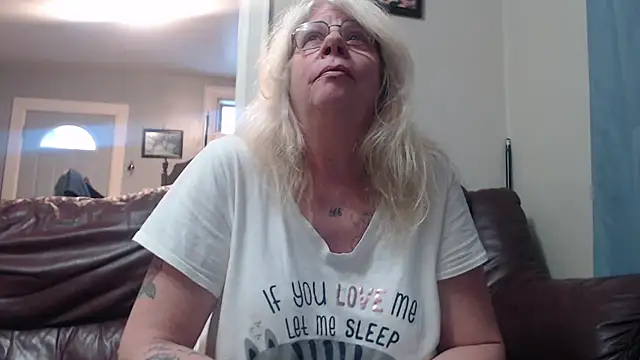 canadiancougar1965 online show from February 16, 10:21 pm