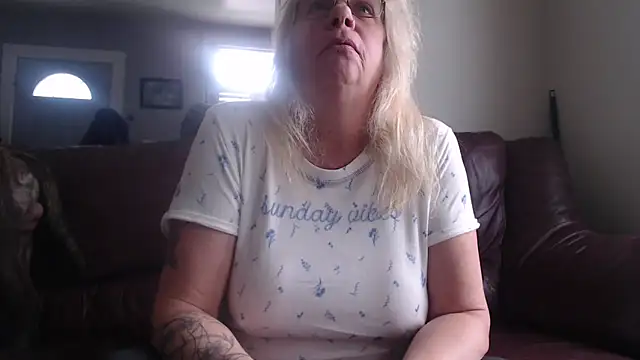 canadiancougar1965 online show from February 28, 7:56 pm