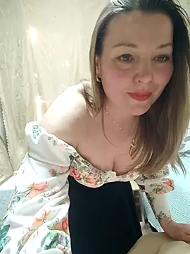 Snapshot of VselenaSun402 chatting on February 22, 1:42 pm VselenaSun402 online show from February 22, 1:42 pm