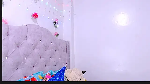 Snapshot of Devora77_7 chatting on December 21, 4:52 am Devora77 7 online show from December 21, 4:52 am