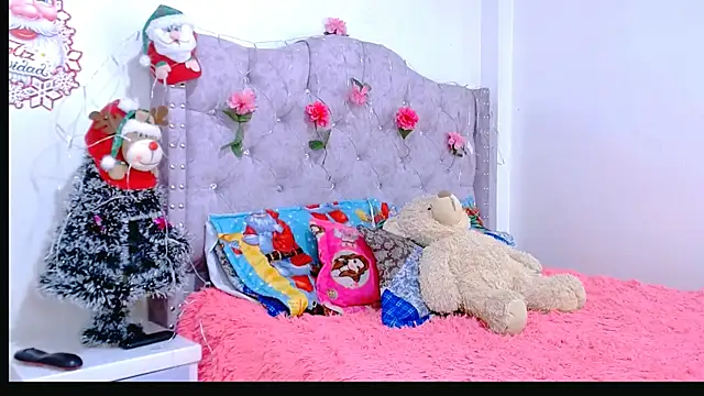Snapshot of Devora77_7 chatting on January 3, 11:44 pm Devora77 7 online show from January 3, 11:44 pm
