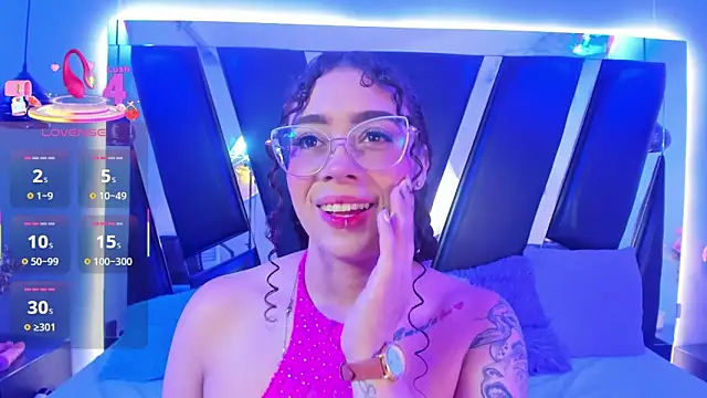 antonelllepiercee online show from October 4, 9:40 am