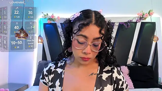 antonelllepiercee online show from February 4, 11:05 am