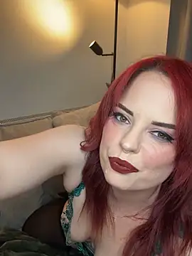 livelovelanaUk online show from March 11, 8:15 pm