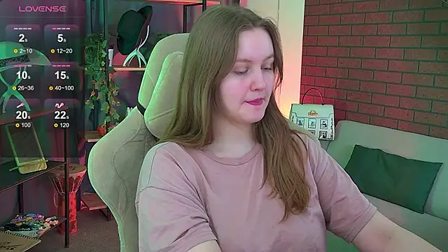 Snapshot of KellyPoter chatting on February 21, 9:21 am KellyPoter online show from February 21, 9:21 am