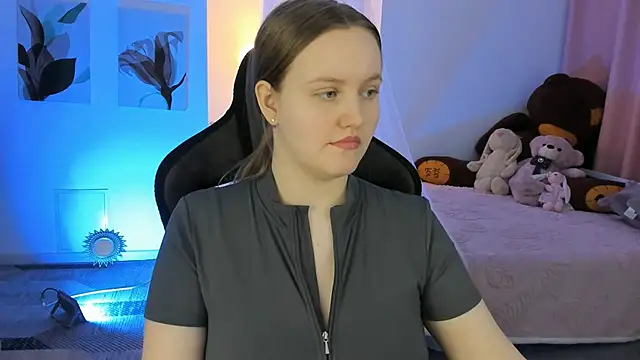 Snapshot of KellyPoter chatting on February 24, 10:02 am KellyPoter online show from February 24, 10:02 am