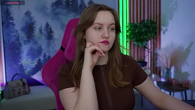 Snapshot of KellyPoter chatting on April 2, 9:40 am KellyPoter online show from April 2, 9:40 am