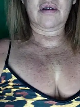 Kasandra Ho online show from October 3, 8:11 am