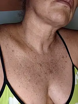 Snapshot of Kasandra_Ho chatting on March 17, 1:21 am Kasandra Ho online show from March 17, 1:21 am