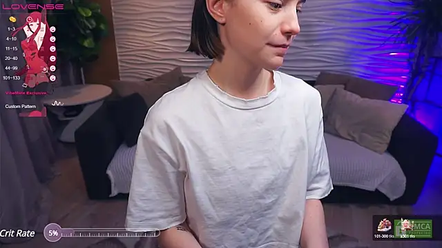 Snapshot of EditaBumford chatting on December 19, 7:29 am EditaBumford online show from December 19, 7:29 am