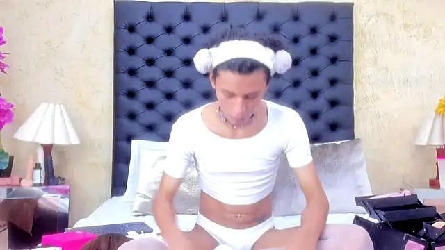 NahomiWhitel online show from November 27, 3:03 pm