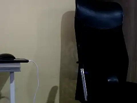 Snapshot of dragon1006 chatting on January 24, 5:21 am dragon1006 online show from January 24, 5:21 am