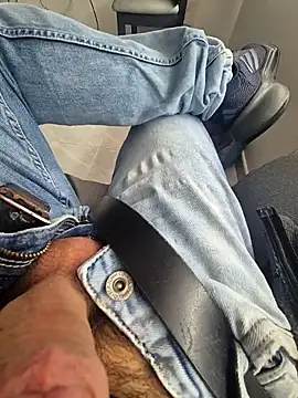 Snapshot of dragon1006 chatting on October 26, 4:24 pm dragon1006 online show from October 26, 4:24 pm