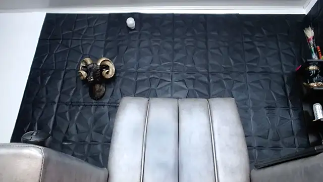 Snapshot of Hanna_Fox_69 chatting on February 28, 12:22 am Hanna Fox 69 online show from February 28, 12:22 am