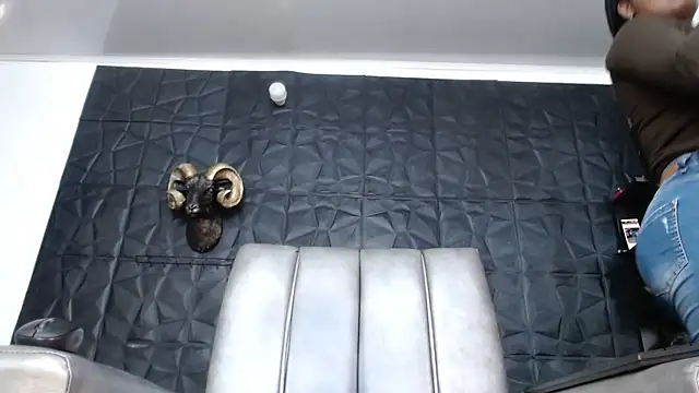 Snapshot of Hanna_Fox_69 chatting on March 5, 12:34 pm Hanna Fox 69 online show from March 5, 12:34 pm