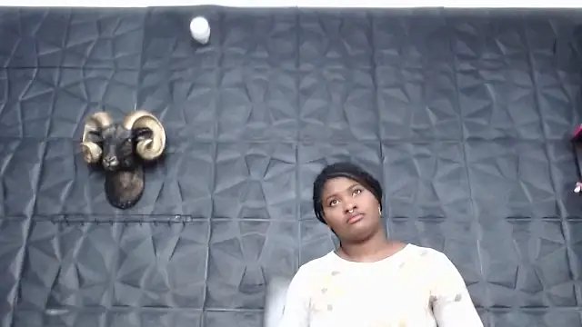 Snapshot of Hanna_Fox_69 chatting on March 8, 10:13 pm Hanna Fox 69 online show from March 8, 10:13 pm