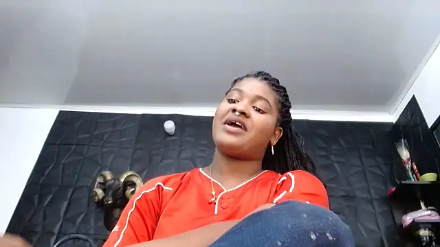 Snapshot of Hanna_Fox_69 chatting on March 21, 12:37 am Hanna Fox 69 online show from March 21, 12:37 am