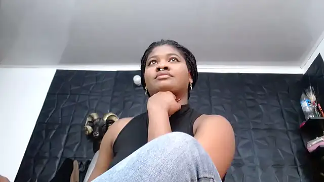 Snapshot of Hanna_Fox_69 chatting on April 1, 9:10 am Hanna Fox 69 online show from April 1, 9:10 am