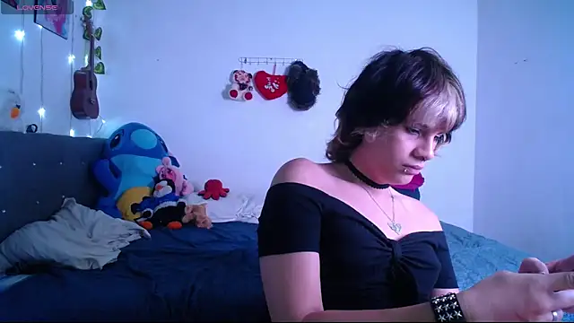 Caitlynwheler online show from March 17, 1:29 pm