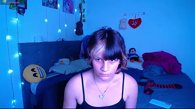 Caitlynwheler online show from March 22, 9:45 am