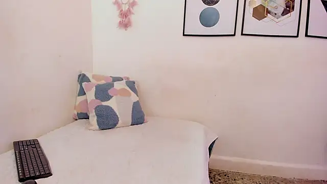 Abriil7 online show from October 17, 3:42 am