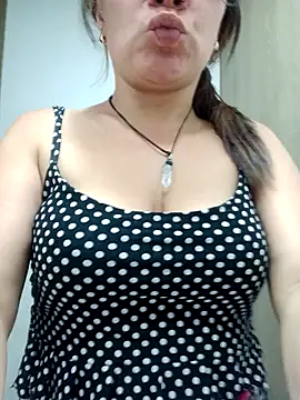 Skylar-Vox- online show from February 7, 1:58 am