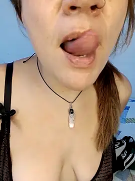 Skylar-Vox- online show from February 27, 5:58 pm