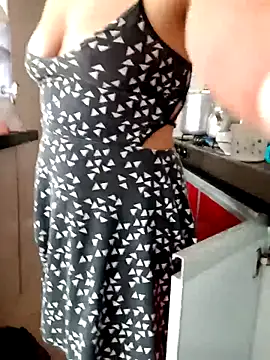 Skylar-Vox- online show from September 8, 3:55 pm