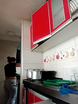 Skylar-Vox- online show from October 9, 2:15 pm