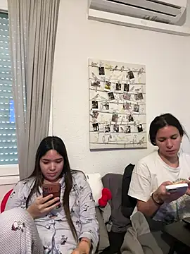 daniniescobarr online show from April 2, 12:58 pm