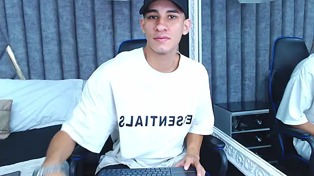 Snapshot of JakeMoxley chatting on January 19, 12:50 pm JakeMoxley online show from January 19, 12:50 pm