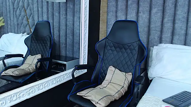 Snapshot of JakeMoxley chatting on January 23, 3:43 pm JakeMoxley online show from January 23, 3:43 pm