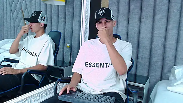 Snapshot of JakeMoxley chatting on February 1, 12:37 pm JakeMoxley online show from February 1, 12:37 pm