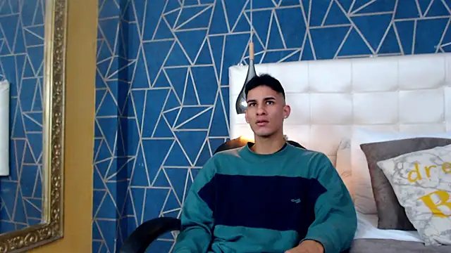 Snapshot of JakeMoxley chatting on February 4, 12:33 pm JakeMoxley online show from February 4, 12:33 pm