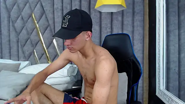 Snapshot of JakeMoxley chatting on March 19, 6:44 pm JakeMoxley online show from March 19, 6:44 pm