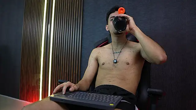 JakeMoxley online show from February 7, 6:22 pm