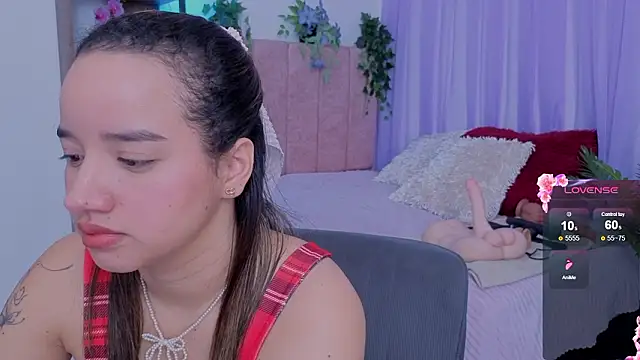 emilyrouxe online show from February 21, 3:46 pm