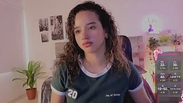 Snapshot of emilyrouxe chatting on July 18, 4:11 pm emilyrouxe online show from July 18, 4:11 pm
