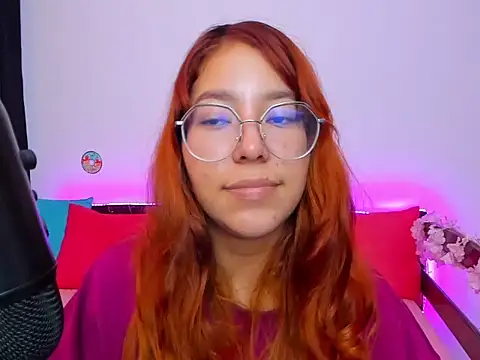  Moon Johnson online show from September 21, 11:39 pm