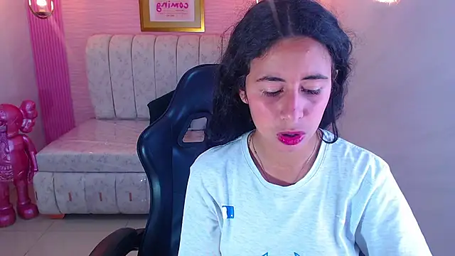 Snapshot of paris_sub1_ chatting on September 25, 1:04 pm paris sub1 online show from September 25, 1:04 pm