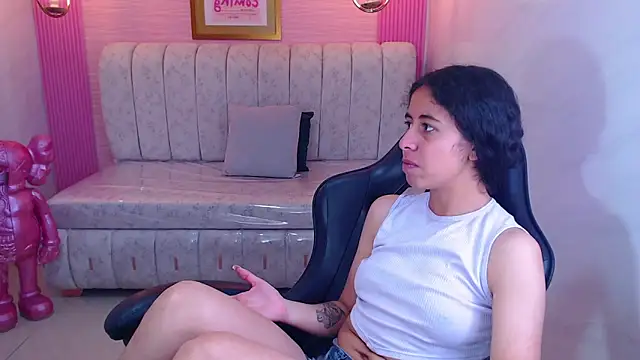 Snapshot of paris_sub1_ chatting on October 18, 12:50 pm paris sub1 online show from October 18, 12:50 pm