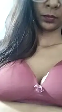 Snapshot of Aaliya_Love chatting on December 17, 8:23 am Aaliya Love online show from December 17, 8:23 am