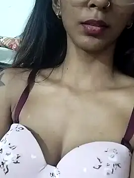Snapshot of Aaliya_Love chatting on January 29, 2:32 pm Aaliya Love online show from January 29, 2:32 pm
