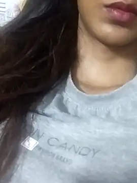 Snapshot of Aaliya_Love chatting on February 19, 1:06 pm Aaliya Love online show from February 19, 1:06 pm