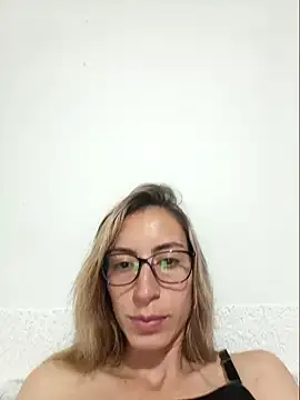 Melinaa-sex online show from December 28, 10:34 pm
