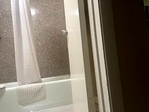 Snapshot of Backshort11 chatting on November 22, 7:07 am Backshort11 online show from November 22, 7:07 am